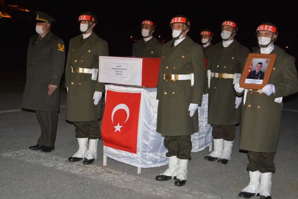 Hakkari’de şehit Uzman Çavuş Günaydın için tören düzenlendi