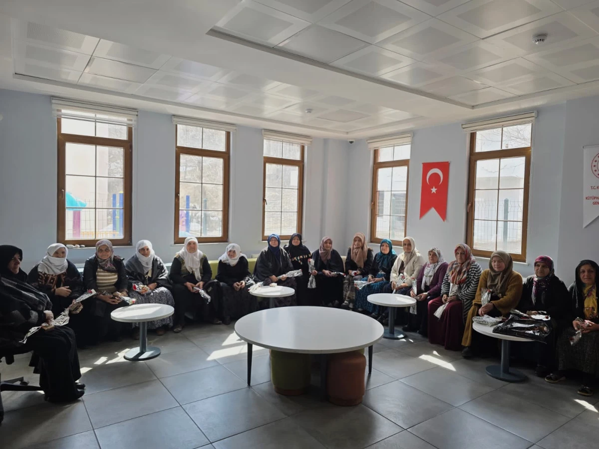 8 Mart D&uuml;nya Kadınlar G&uuml;n&uuml; kapsamında Van&rsquo;ın &Ccedil;atak il&ccedil;esinde anlamlı bir etkinliğe imza atıldı.