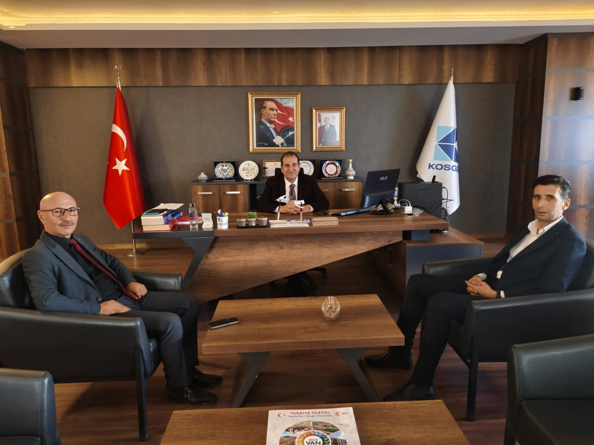 AK Parti &Ccedil;atak İl&ccedil;e Başkanı Fazıl Babur'dan  KOSGEB Van İl M&uuml;d&uuml;r&uuml; Bilal Emre Y&ouml;r&uuml;k'e Ziyaret 