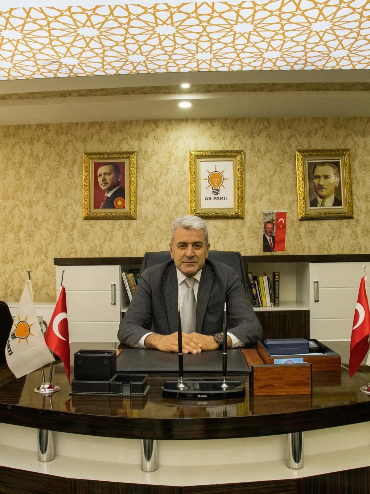 AK Parti Tuşba İlçe Başkanı Ümit Kanan'dan 21 Ekim Gazeteciler Günü Mesajı 