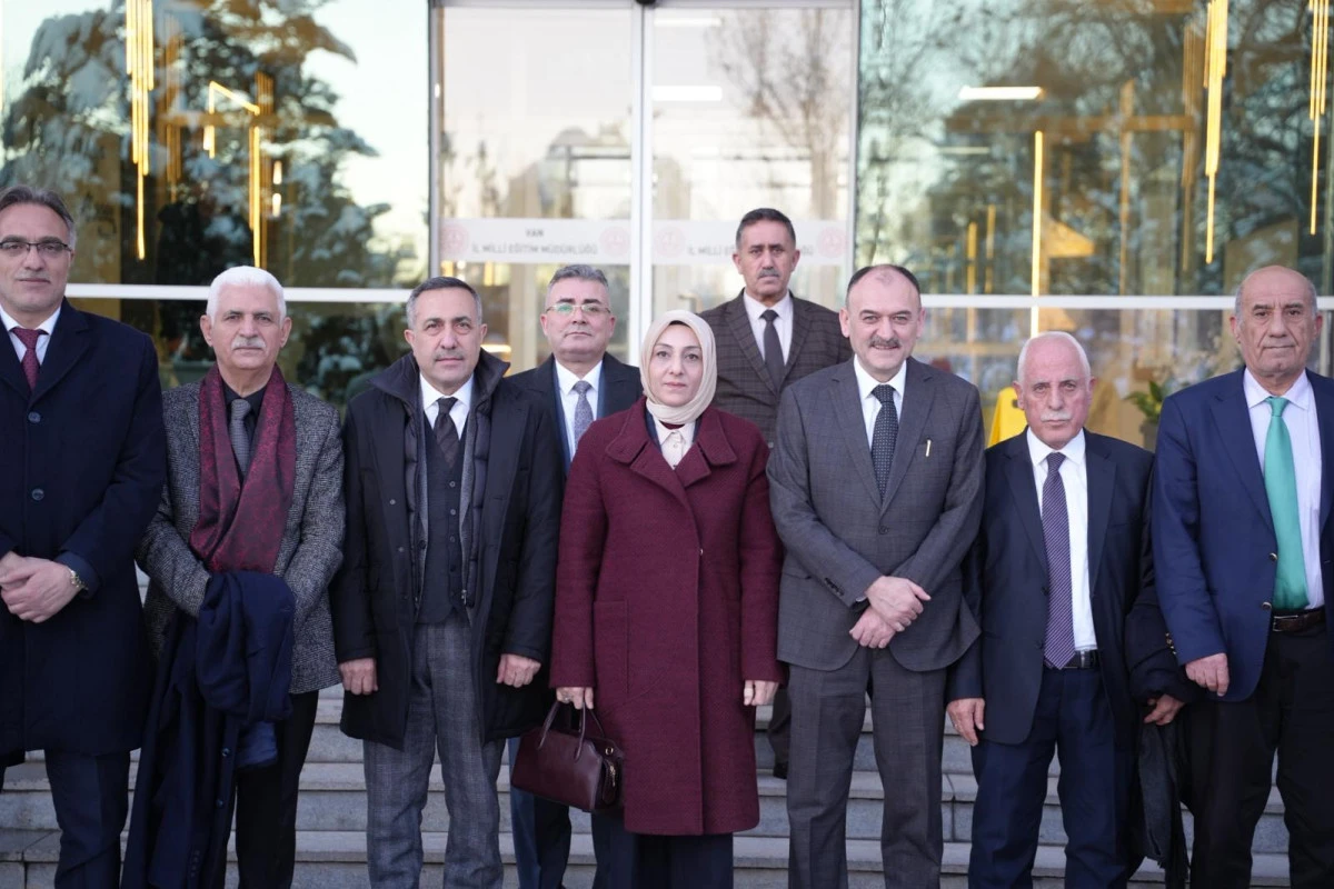 AK Parti Van İl Başkanlığından İl Milli Eğitim M&uuml;d&uuml;r&uuml;ne Ziyaret