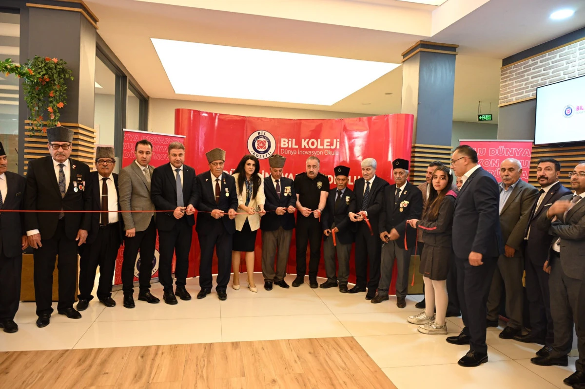 &Ccedil;anakkale Sergisi Van'da G&ouml;n&uuml;llerde İz Bırakarak Sona Erdi