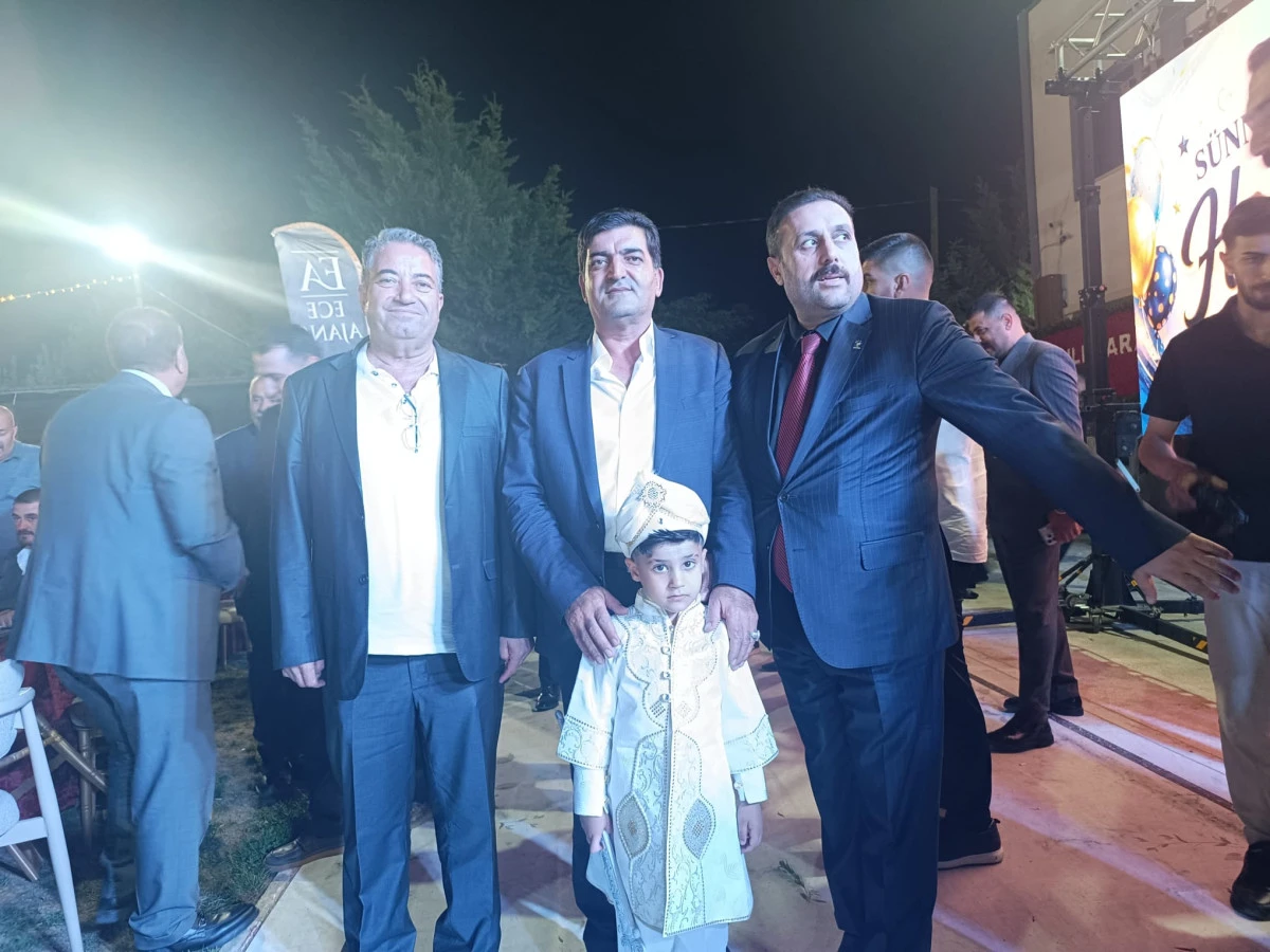 Dillere Destan S&uuml;nnet Ş&ouml;leni