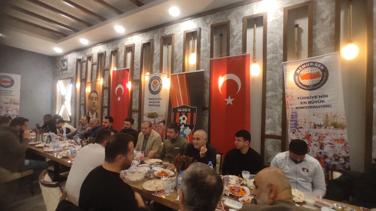 Eğitim-Bir-Sen Van Şubesi’nden Vanspor’a Moral Yemeği