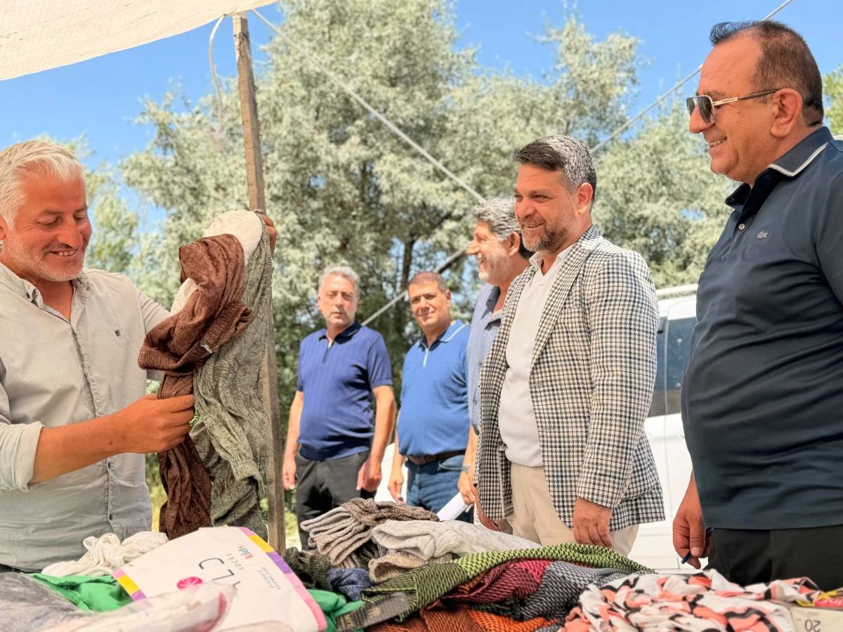 Esnafla G&ouml;n&uuml;l Birliği: Başkan Yavuz Kuşan Merkez Mahalle Pazarını Ziyaret Etti