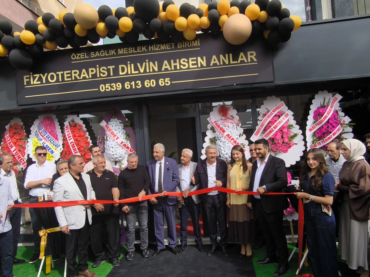 Fizyoterapist Ahsen Anlar, Van&rsquo;da yeni bir sağlık merkezi a&ccedil;tı