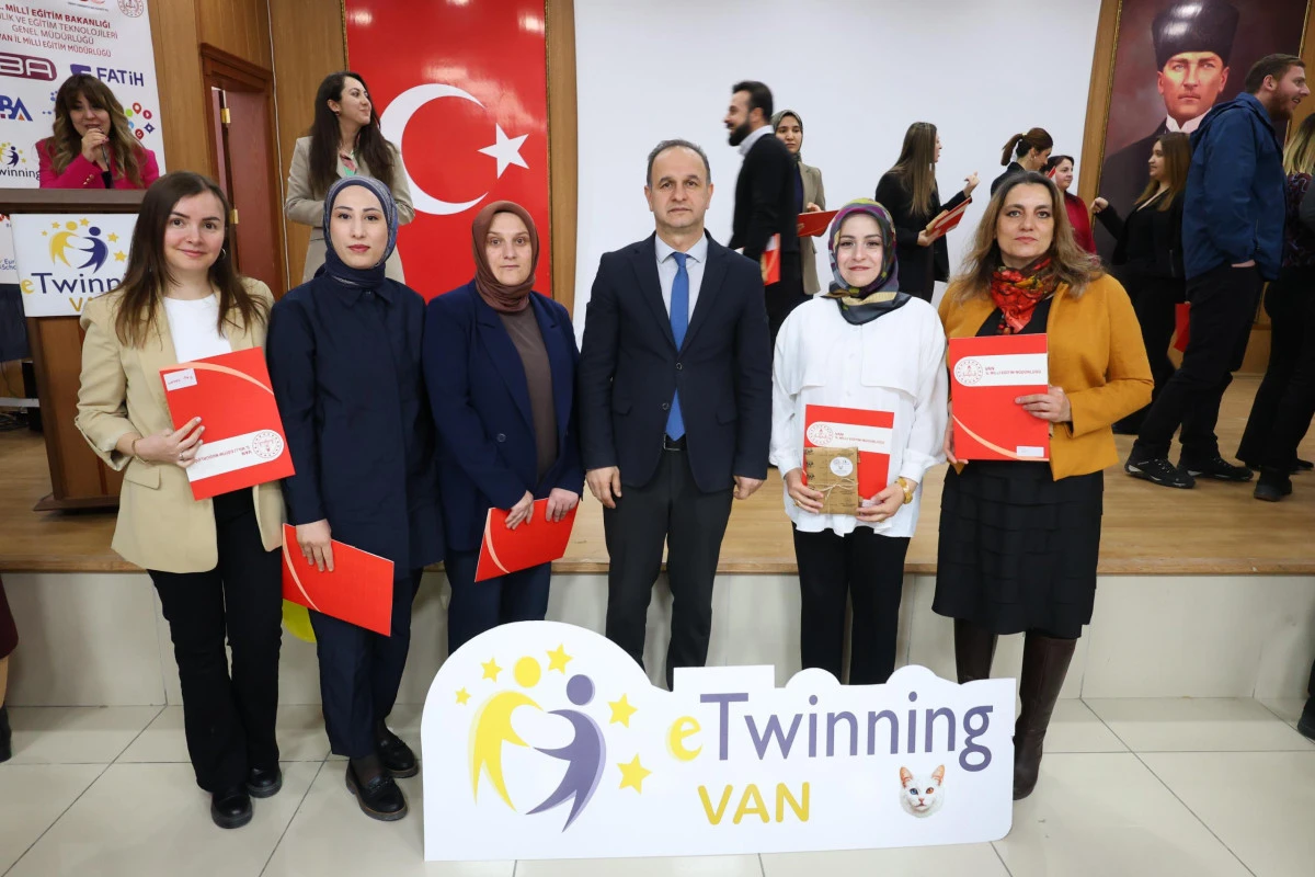 İki Nisan İlkokulu&rsquo;na eTwinning &Ouml;d&uuml;l&uuml;