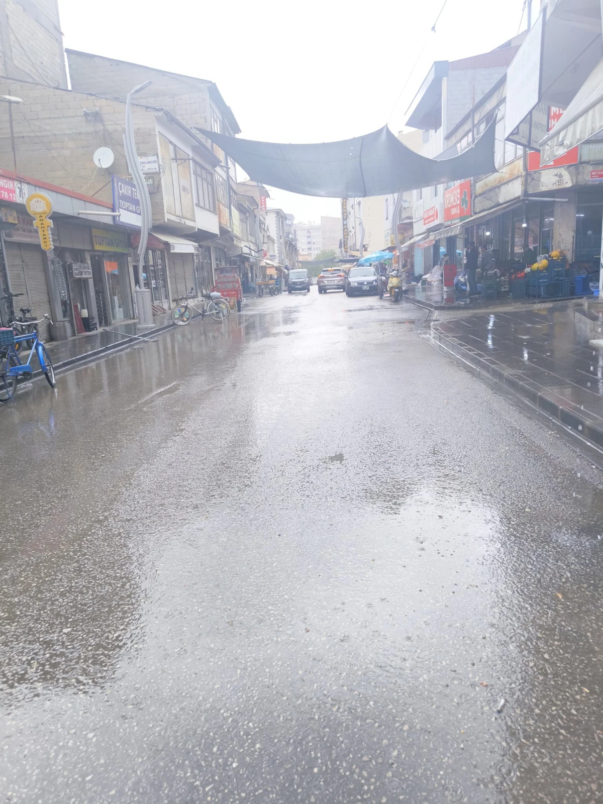 İpekyolu Belediyesi’nden Kaldırım İşgallerine Müdahale: Vatandaş Rahat Nefes Aldı
