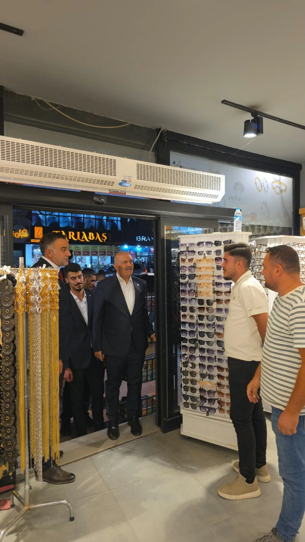 Kayat&uuml;rk Erciş&rsquo;te Muhtar, Esnaf ve Vatandaşlarla G&ouml;r&uuml;şt&uuml;
