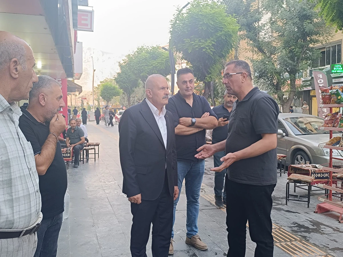 Kayat&uuml;rk, Van&rsquo;da Hastane, Esnaf ve STK&rsquo;larla Bir Araya Geldi