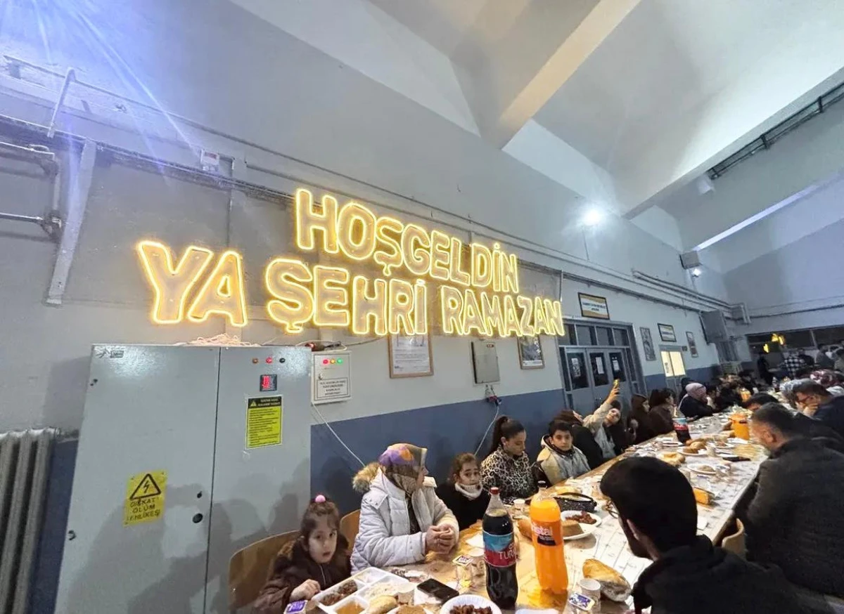 Mehmet Erdemoğlu MTAL&rsquo;de &ldquo;Maarifin Kalbinde Ramazan&rdquo; İftar Programı d&uuml;zenlendi