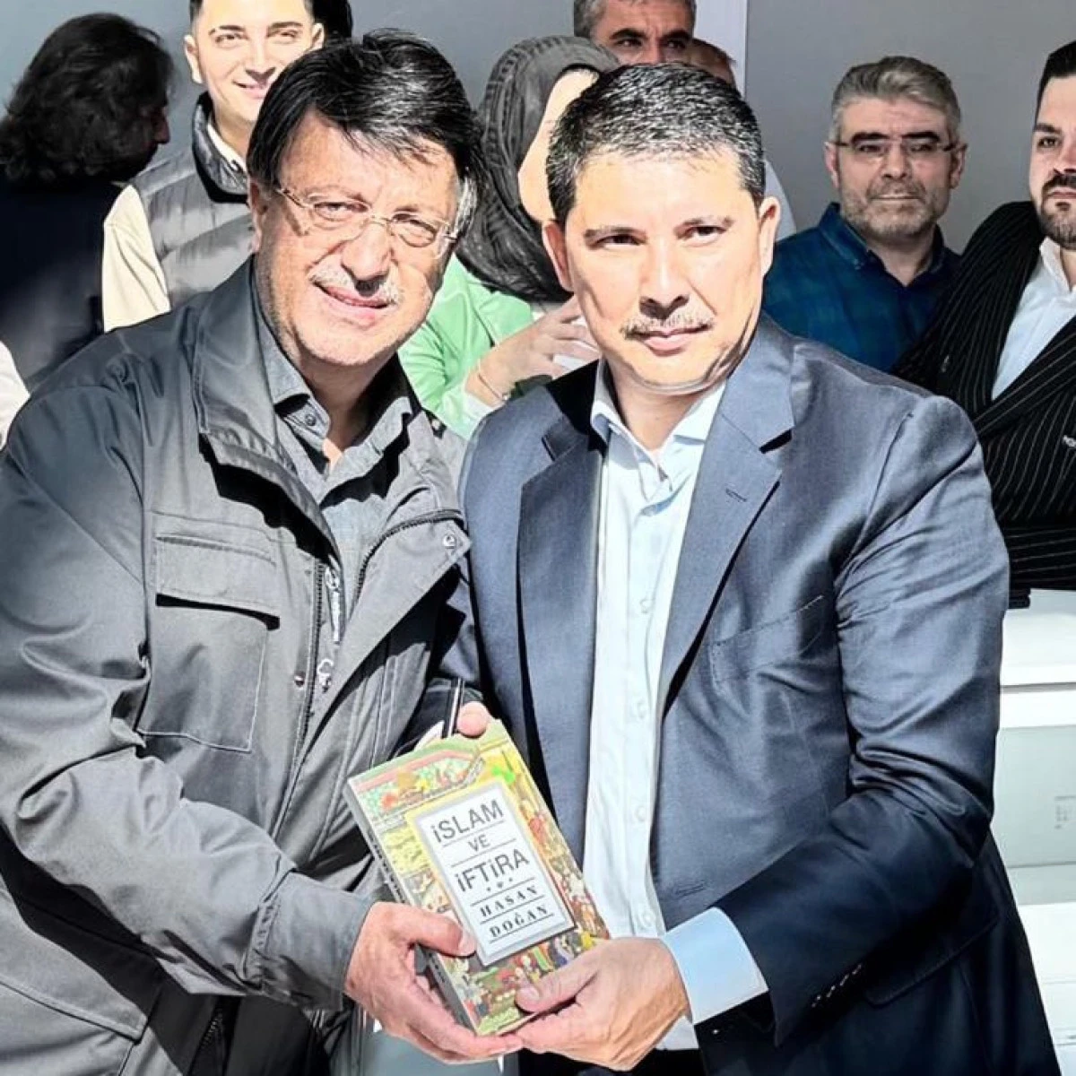 Milletvekili Türkmenoğlu Ankara Kitap Fuarı’nda