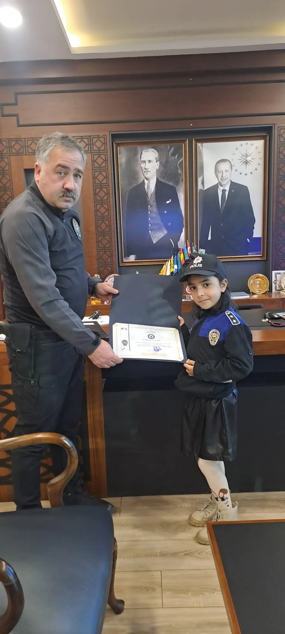 Minik K&uuml;bra'dan Polis Teşkilatına Anlamlı Ziyaretler