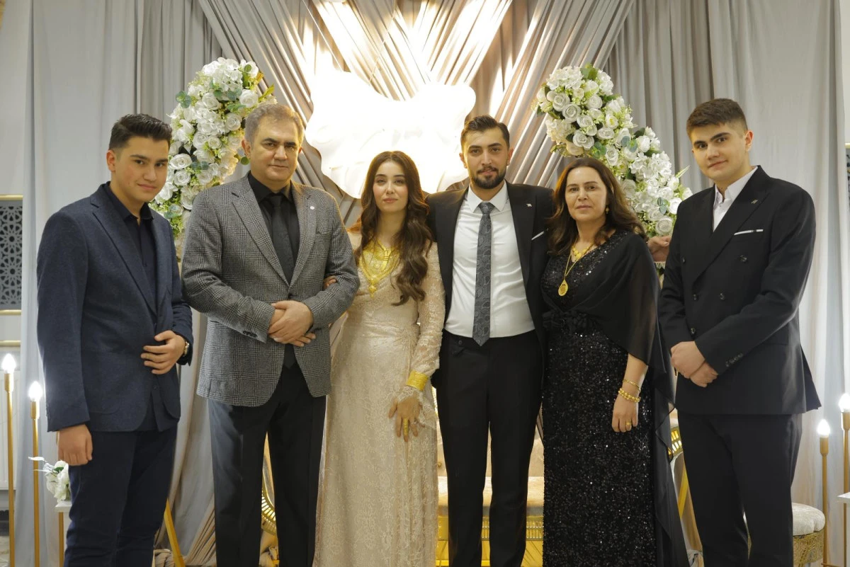 Oflas Ailesinin Mutlu G&uuml;n&uuml;