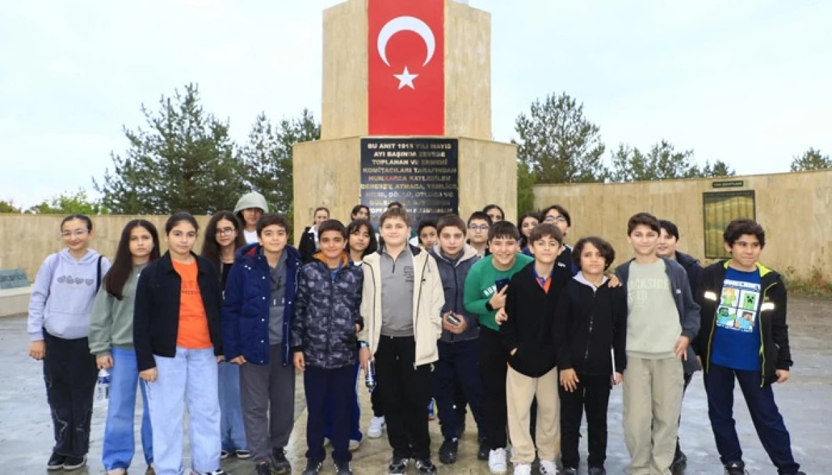 &Ouml;ğrenciler tarihi alanları gezdi