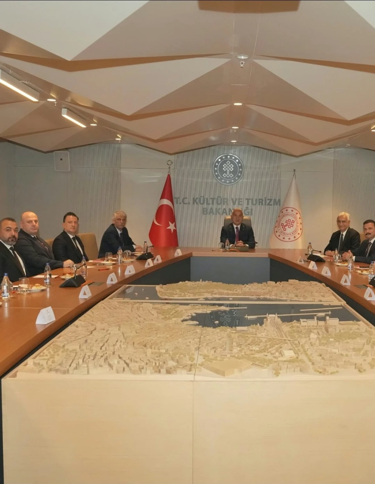 Oktay Aksoy: &ldquo;Doğu Anadolu&rsquo;nun turizm potansiyelini ortak rotalar ve g&uuml;&ccedil;l&uuml; ulaşım bağlantılarıyla b&uuml;y&uuml;tmeliyiz&rdquo;