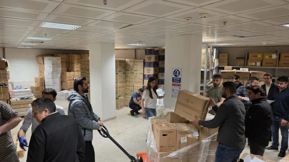 SAĞLIK BAKANLIĞI&rsquo;NDAN İRAN&rsquo;A İNSANİ YARDIM G&Ouml;NDERİLDİ