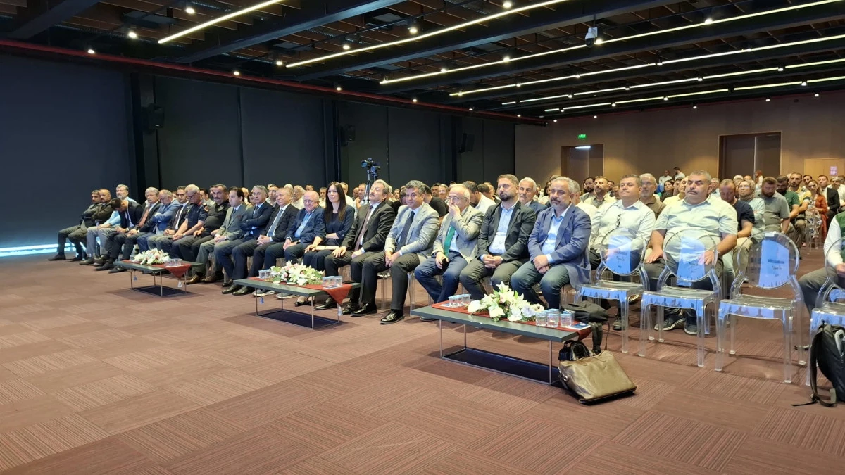 Samsun'da "Bağımlılıkla M&uuml;cadelede Medyanın Rol&uuml;" paneli d&uuml;zenlendi