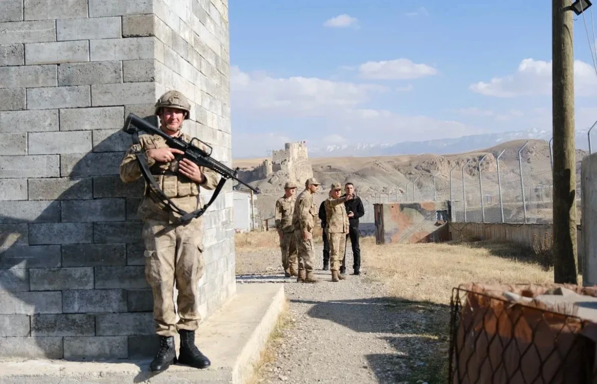 Tuğgeneral Avkıran, Gürpınar’da incelemelerde bulundu