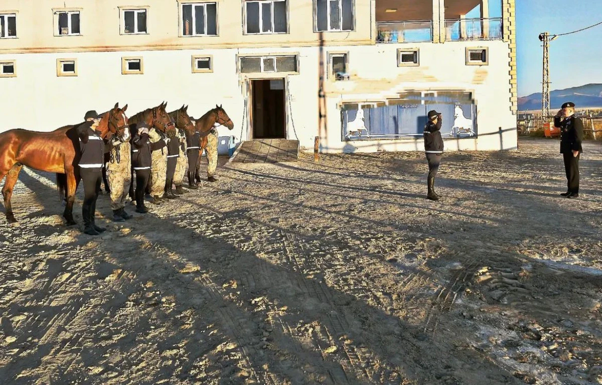 Tuğgeneral Avkıran’dan Atlı Jandarma Timine Zviyaret