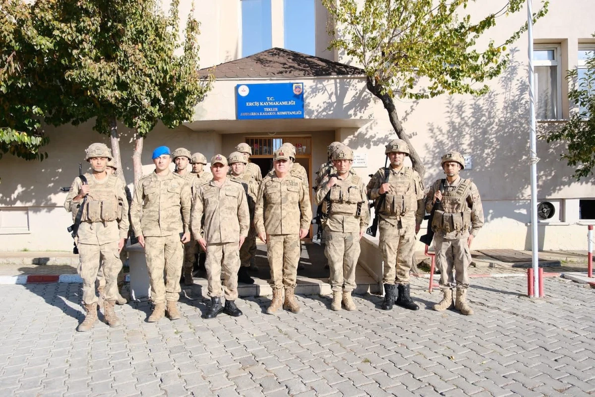 Tuğgeneral Avkıran’dan Erciş’te jandarma karakoluna ziyaret