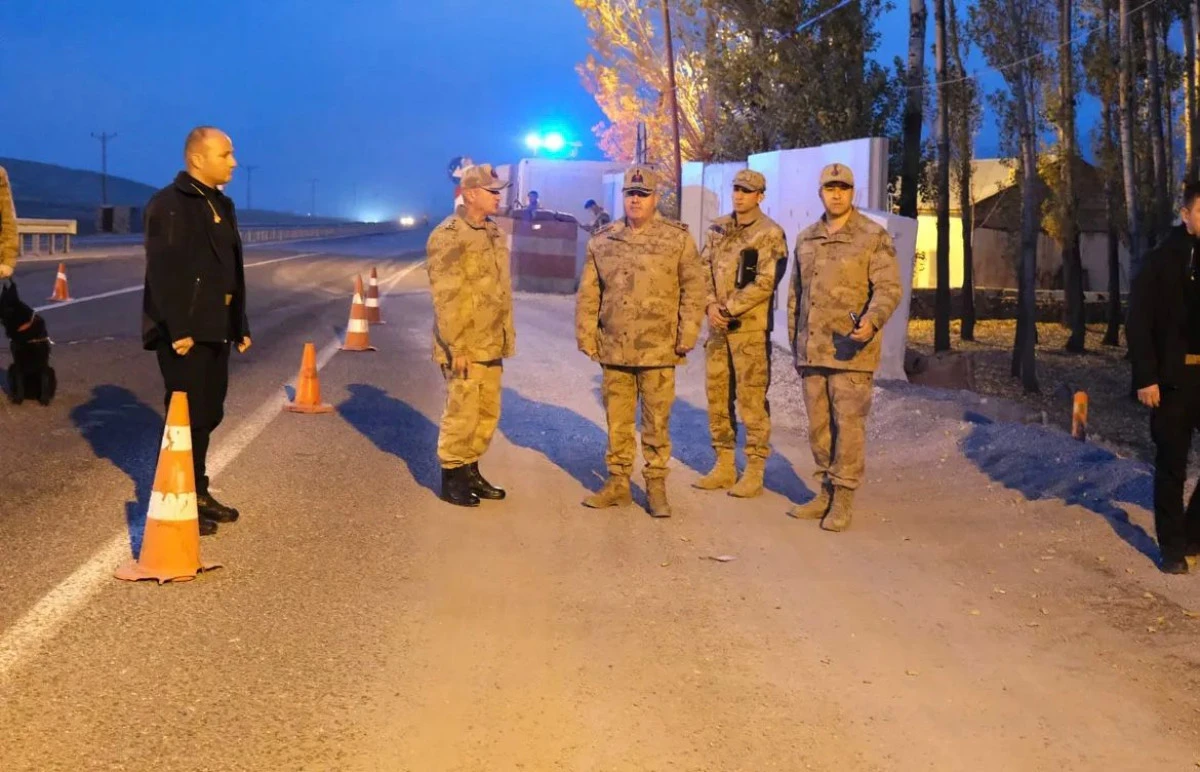 Tuğgeneral Avkıran’dan jandarma birliklerine moral ziyareti