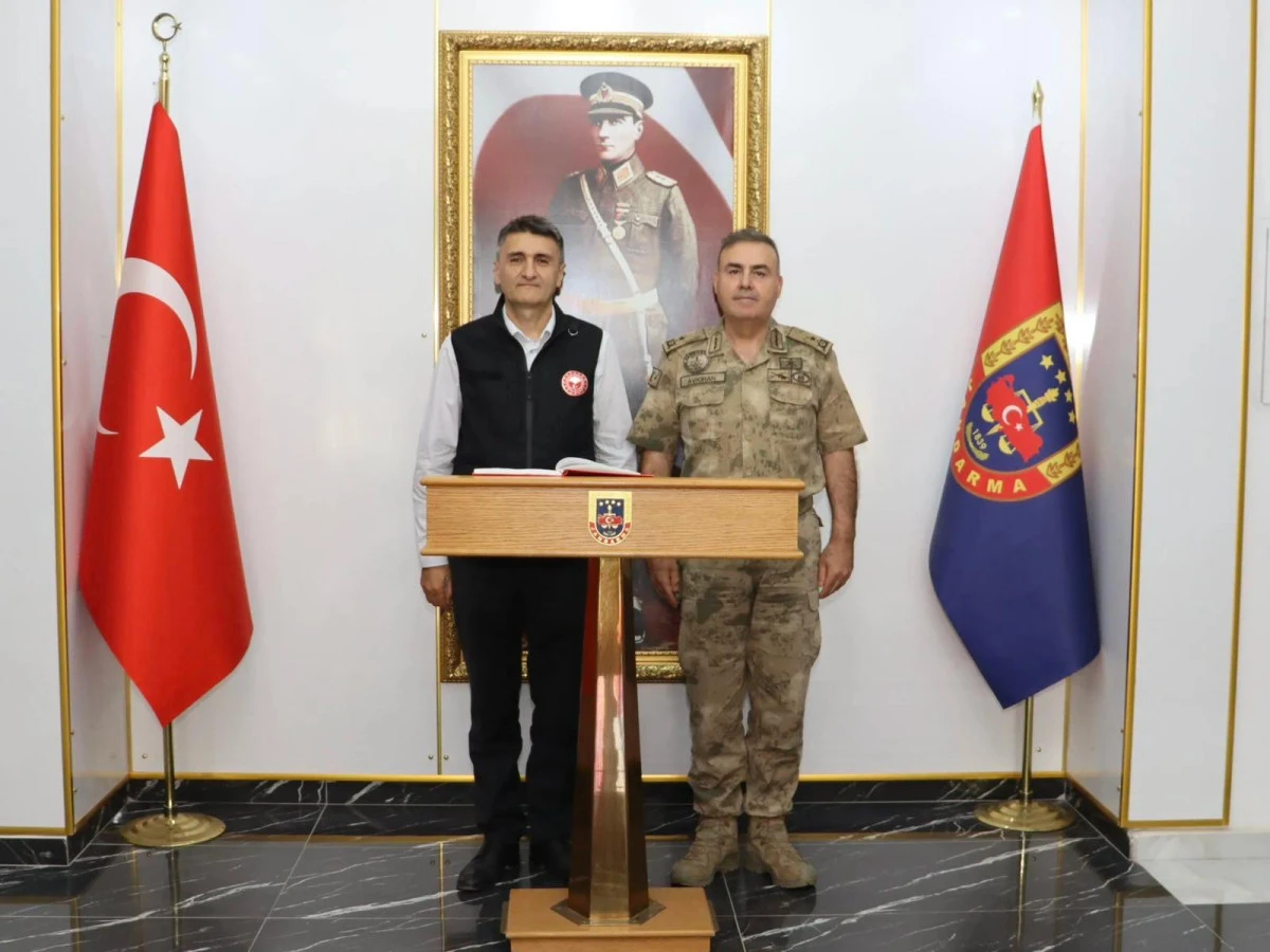 Tuğgeneral Mücahit Avkıran, Van’ın Önde Gelen Müdürlerini Makamında Kabul etti