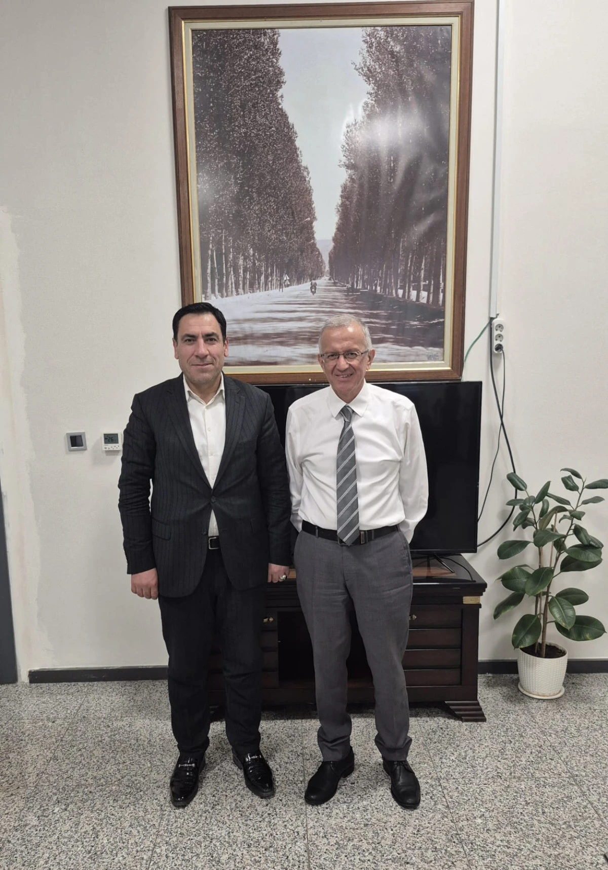 Tüketiciler Birliği Başkanı Erhan Uğurlu'dan Gökdemir'e Ziyaret 