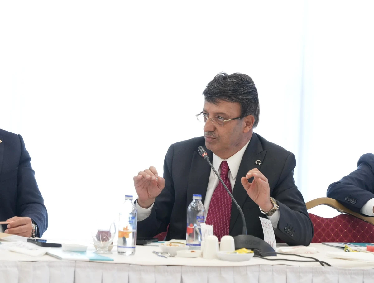 T&uuml;rkmenoğlu, Milli Eğitim Bakanlığı istişare toplantısında Van&rsquo;ın eğitim yatırımlarını değerlendirdi: