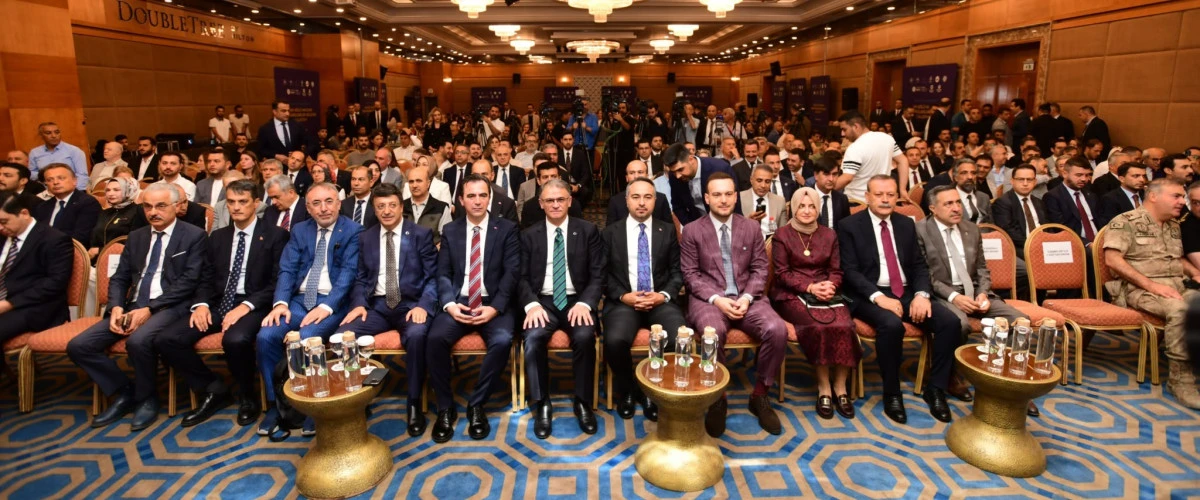T&uuml;rkmenoğlu: &ldquo;Van G&ouml;l&uuml; Havzası&rsquo;nın 2050 vizyonunu ortak akılla oluşturuyoruz&rdquo;