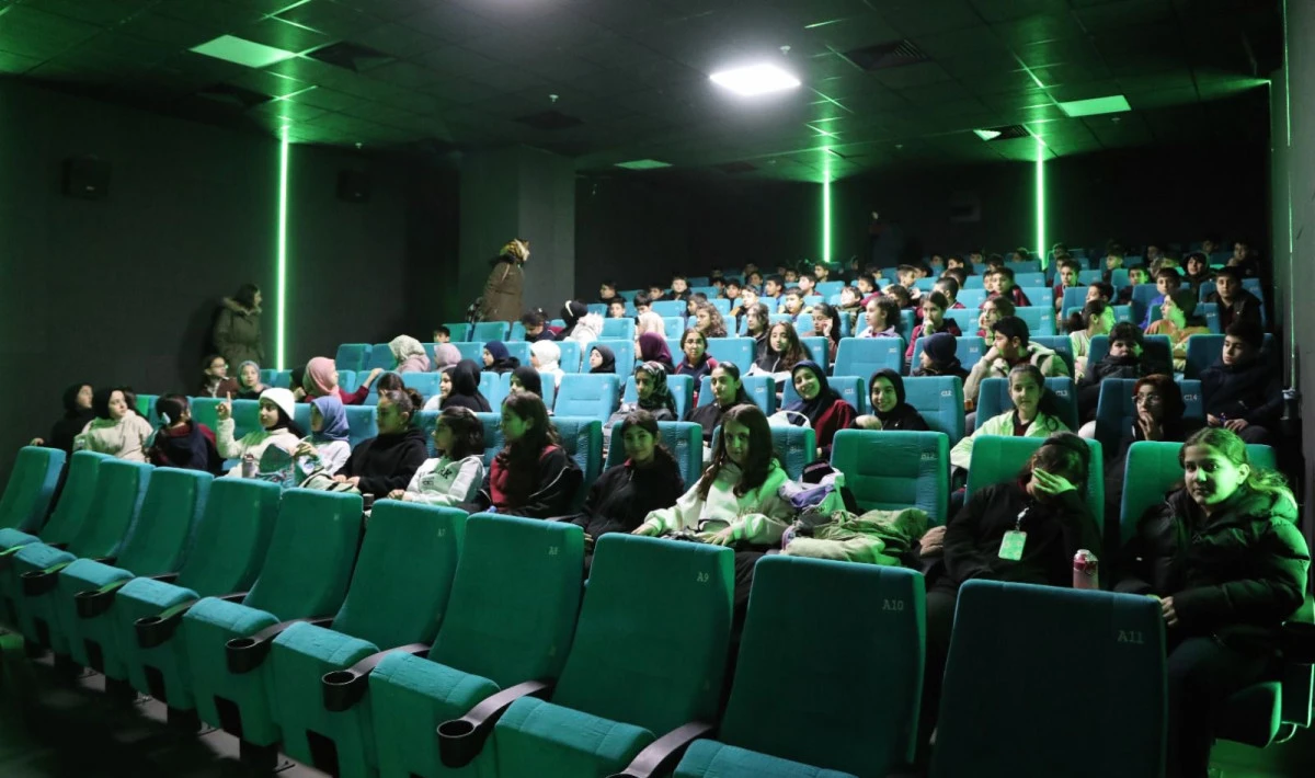 VAN B&Uuml;Y&Uuml;KŞEHİR BELEDİYESİ&rsquo;NDEN &Ouml;ZEL GEREKSİNİMLİ BİREYLERE SİNEMA ETKİNLİĞİ