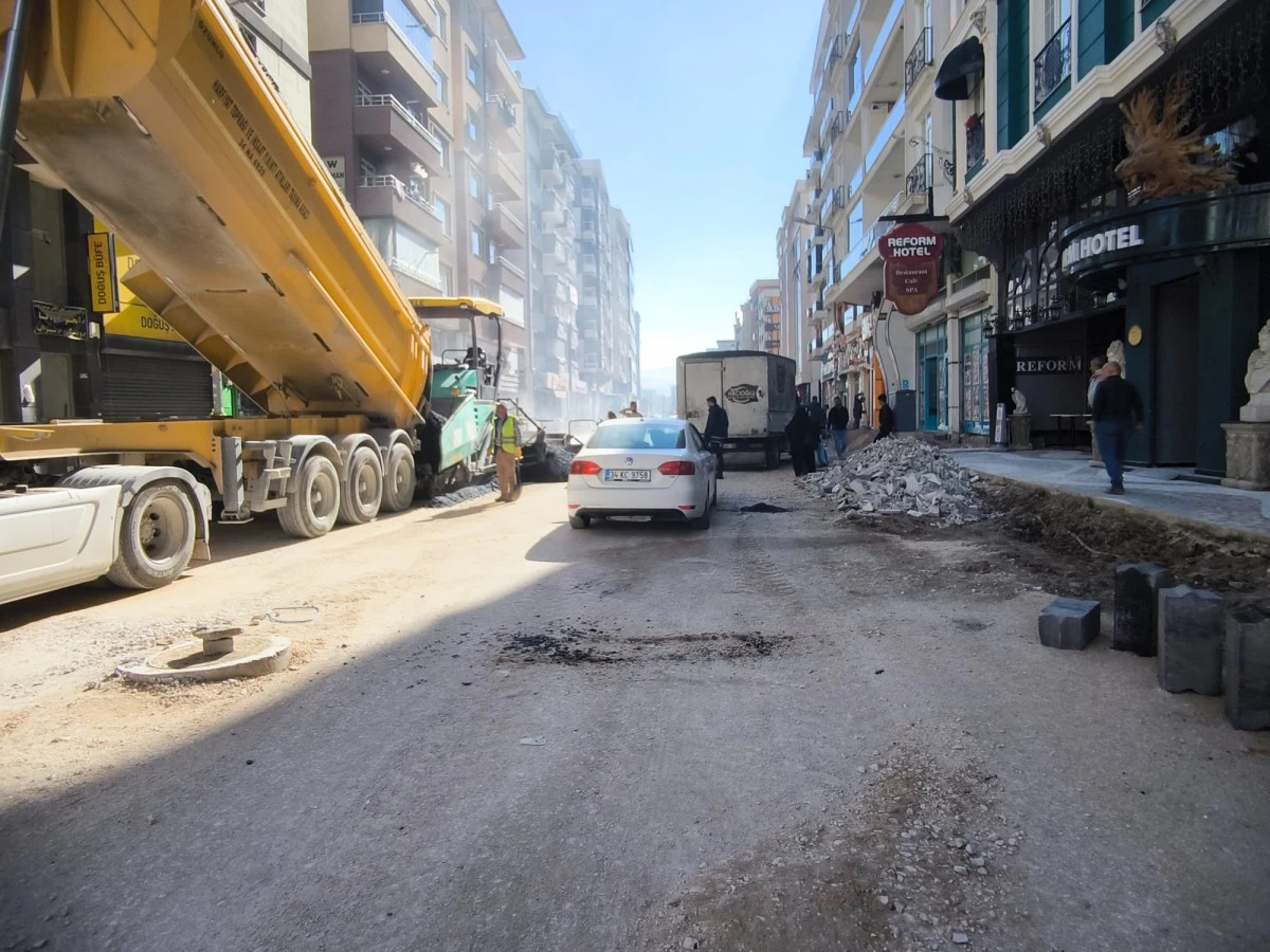 Van Büyükşehir Belediyesi’nden Sonbahar Atağı: Eski Cezaevi Sokağı Yenileniyor