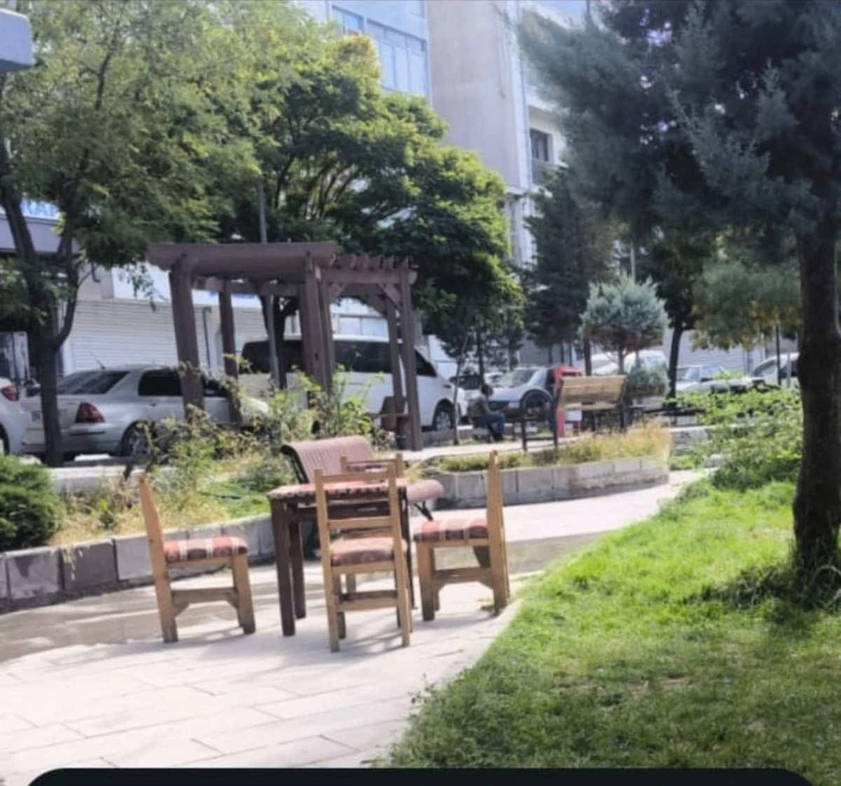 Van Çarşısı Esnafın İşgali Altında Vatandaşın Sokakları Gasp Ediliyor!