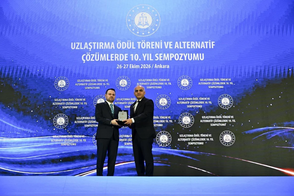 Van Cumhuriyet Başsavcısı Osman Kara&rsquo;ya Uzlaştırma Başarı &Ouml;d&uuml;l&uuml;