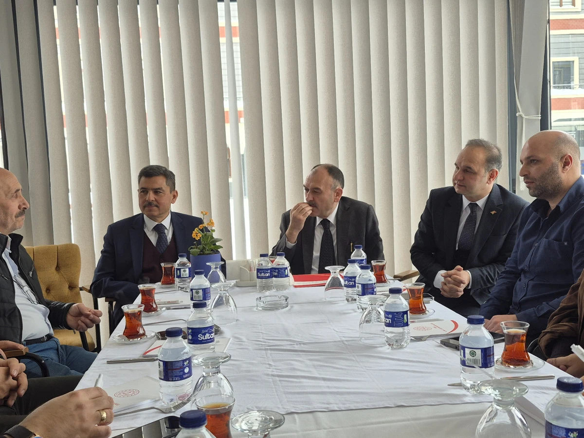 Van İl Milli Eğitim M&uuml;d&uuml;r&uuml; Bilal Yılmaz &Ccedil;andıroğlu Basınla Buluştu