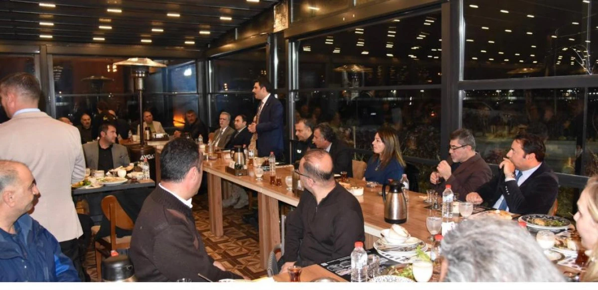 Van İpekyolu Kaymakamı, muhtarlar ile iftarda bir araya geldi