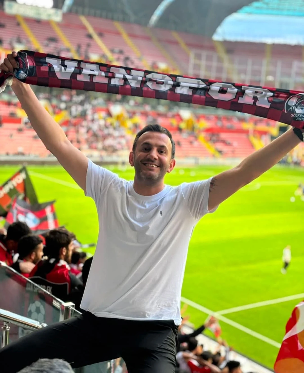 VAN SPOR'DA KAFALAR KARIŞTI 
