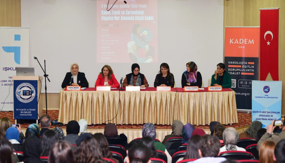 Van&rsquo;da 8 Mart Paneli B&uuml;y&uuml;k İlgi G&ouml;rd&uuml;