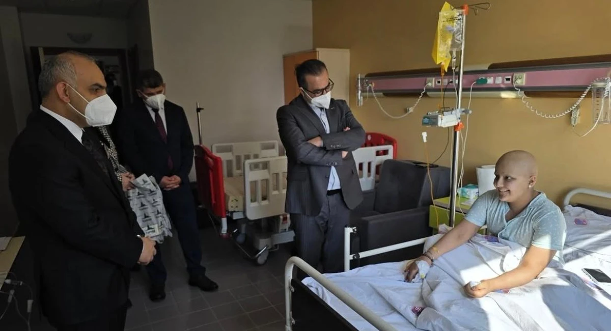 Van&rsquo;da Onkoloji hastalara moral ziyareti 