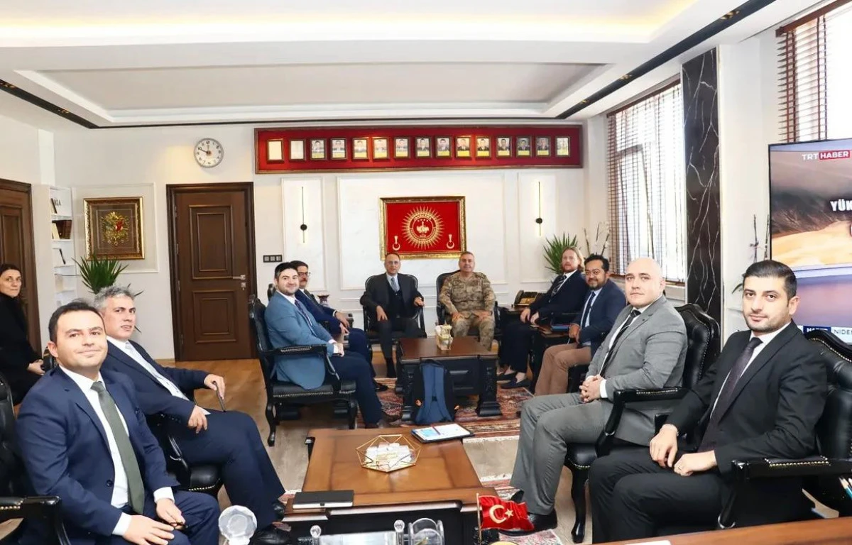 Van'da sınır güvenliği ve düzensiz göçle mücadele, Tuğgeneral Avkıran başkanlığında masaya yatırıldı