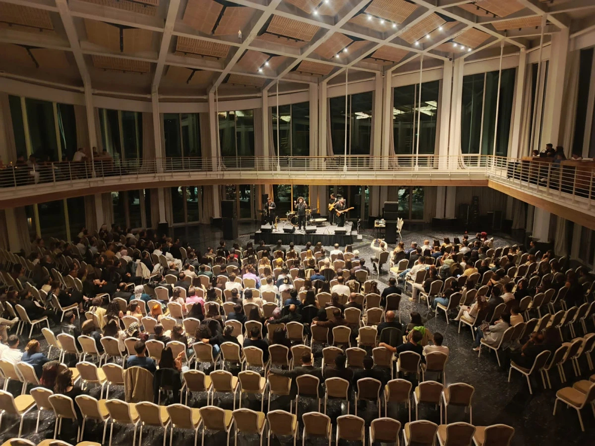 VAN'DA SIRA DIŞI MEKAN SIRA DIŞI KONSER!  ROCK M&Uuml;ZİĞİNİN SEVİLEN İSMİ CAN GOX SAHNEDE!