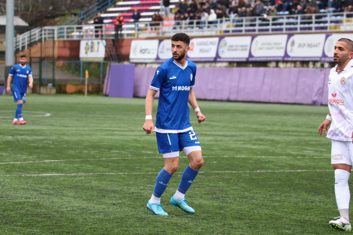 Van&rsquo;lı golc&uuml; Pazarsporu sırtlıyor.  