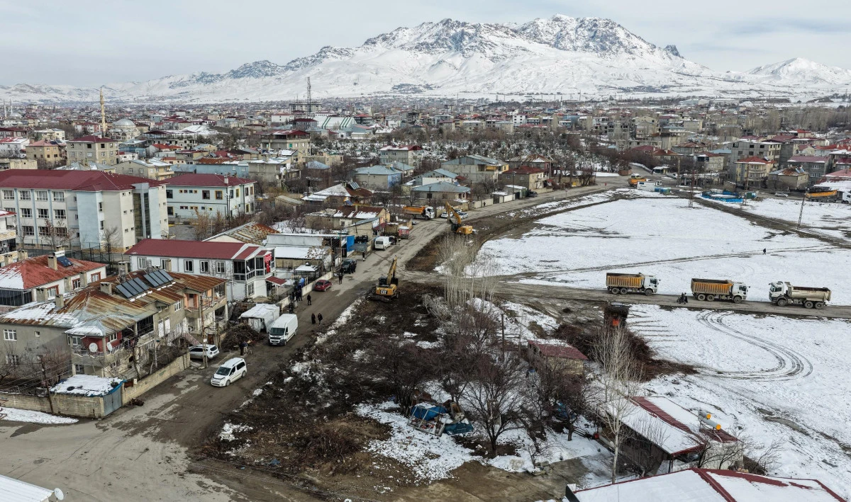 YOL GENİŞLETME &Ccedil;ALIŞMALARI HIZ KESMEDEN DEVAM EDİYOR 