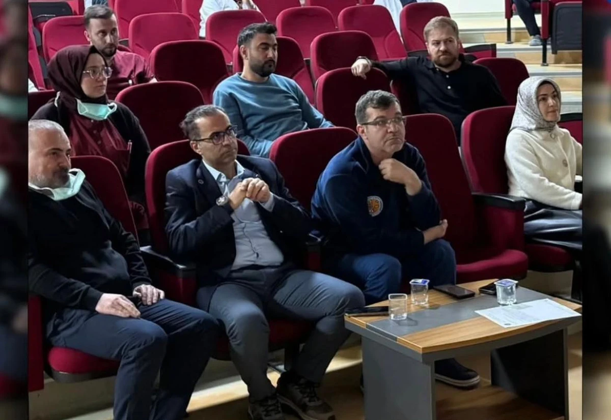 YY&Uuml; Dursun Odabaş Tıp Merkezi&rsquo;nde Acil Kons&uuml;ltasyon Toplantısı Yapıldı