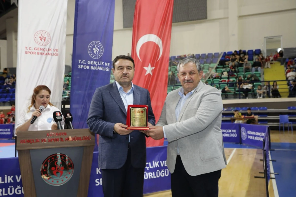 Zaferin Topraklarında, Kick Boks Zafer Kupası